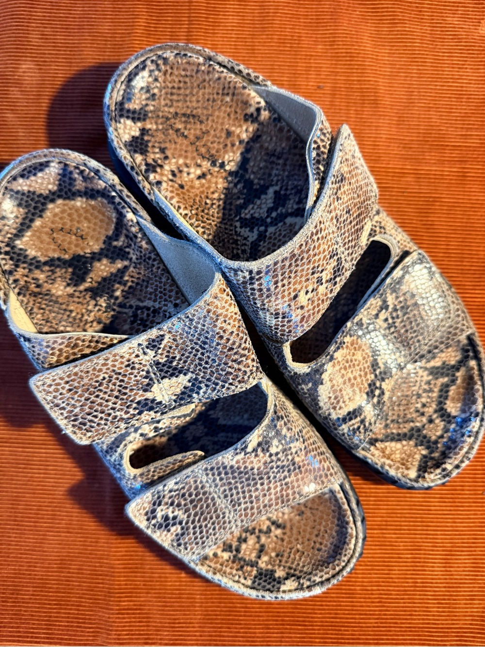 Clarks Snakeskin Print Leather Slide Sandals Adjustable Straps Sz 9B